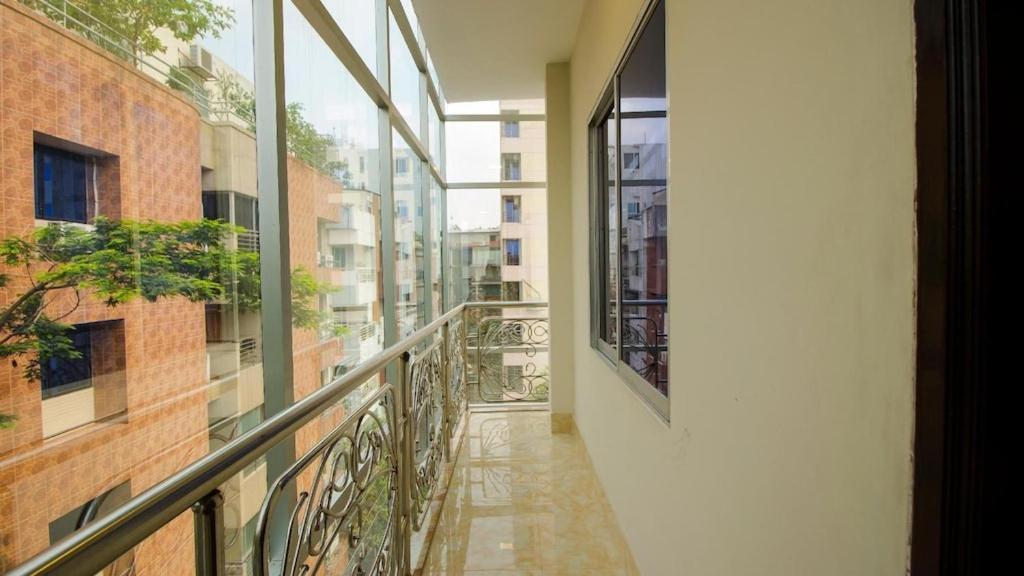 Hotel Gulshan Lake View Dhaka Zewnętrze zdjęcie